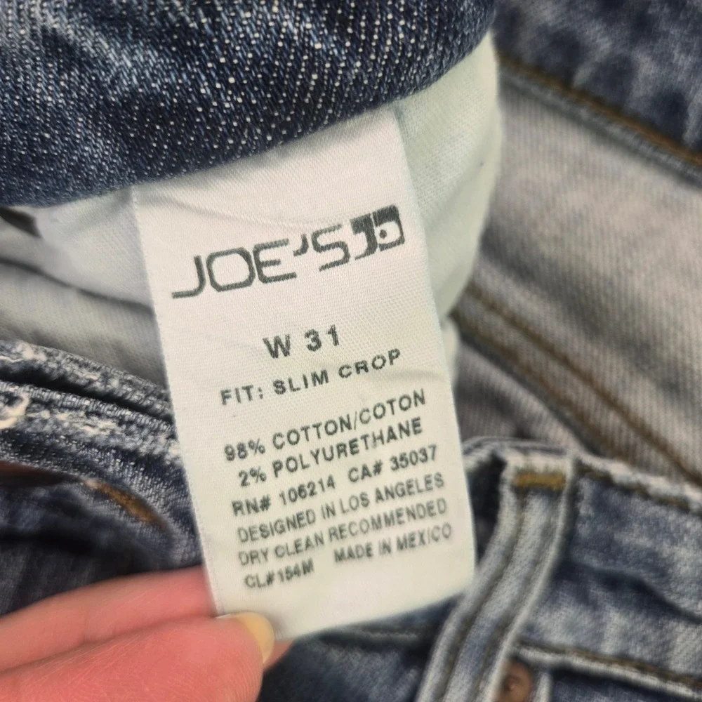 Joe's Jeans Slim Crop Distressed Denim 31 Blue Ripped Frayed Hem Light Wash